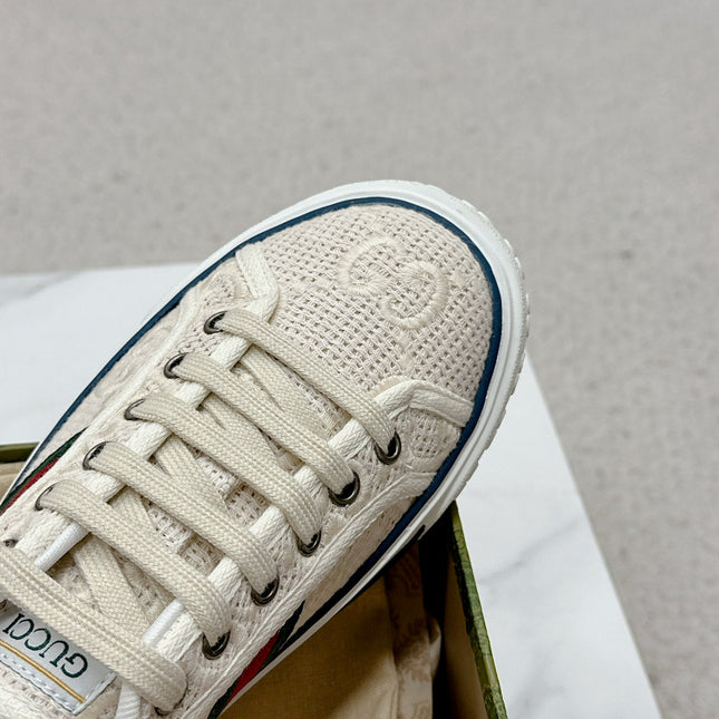 GUCCI 26S LOW TOP SNEAKERS IN IVORY WHITE CANVAS STYLE 08