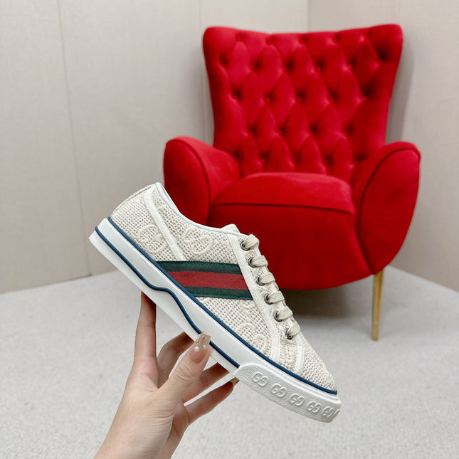 GUCCI 26S LOW TOP SNEAKERS IN IVORY WHITE CANVAS STYLE 08