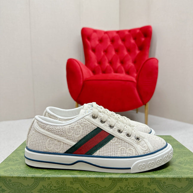 GUCCI 26S LOW TOP SNEAKERS IN IVORY WHITE CANVAS STYLE 08