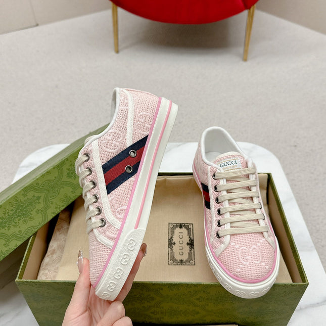 GUCCI 26S LOW TOP SNEAKERS IN LIGHT PINK CANVAS STYLE 09