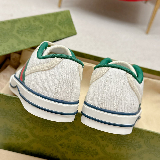GUCCI 26S LOW TOP SNEAKERS IN WHITE CANVAS STYLE 10