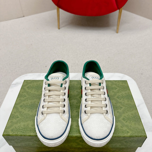 GUCCI 26S LOW TOP SNEAKERS IN WHITE CANVAS STYLE 10