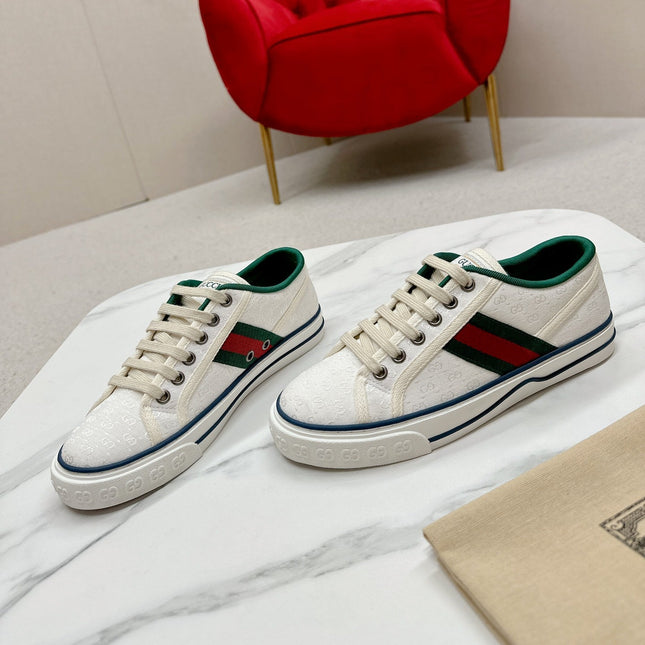 GUCCI 26S LOW TOP SNEAKERS IN WHITE CANVAS STYLE 10