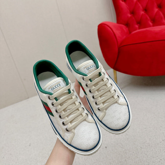 GUCCI 26S LOW TOP SNEAKERS IN WHITE CANVAS STYLE 10