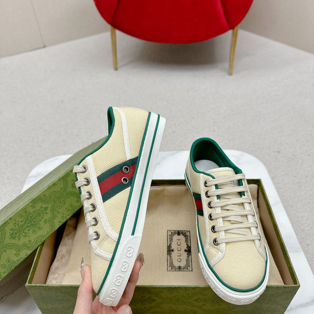 GUCCI 26S LOW TOP SNEAKERS IN LIGHT YELLOW CANVAS STYLE 14