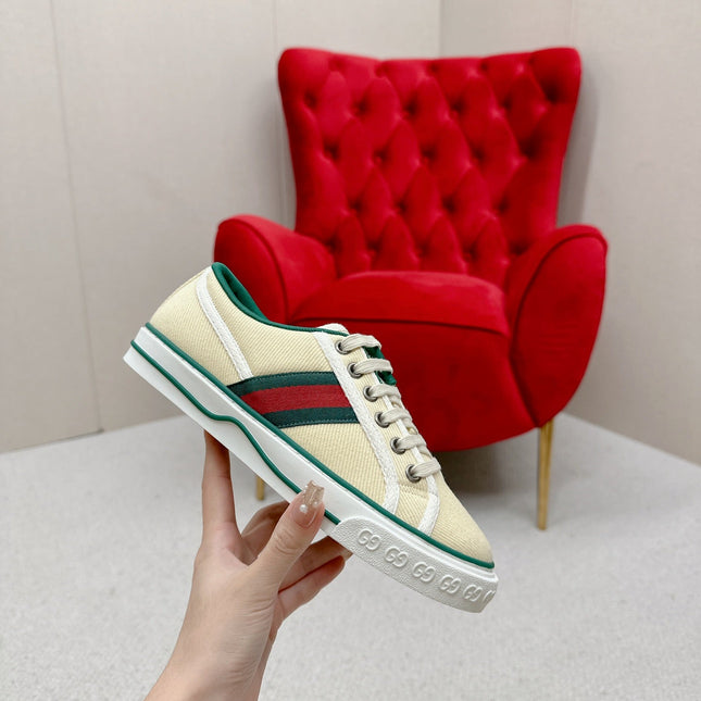 GUCCI 26S LOW TOP SNEAKERS IN LIGHT YELLOW CANVAS STYLE 14