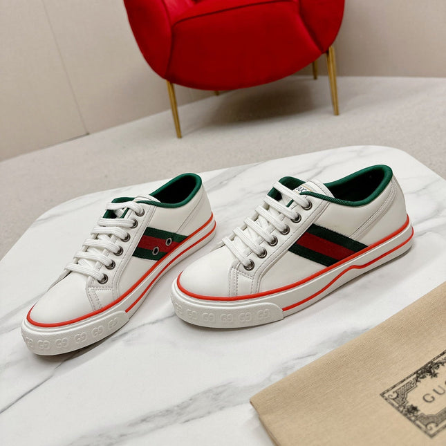 GUCCI 26S LOW TOP SNEAKERS IN WHITE CALFSKIN STYLE 18
