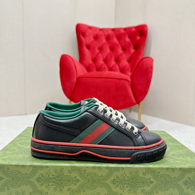 GUCCI 26S LOW TOP SNEAKERS IN BLACK CALFSKIN STYLE 17