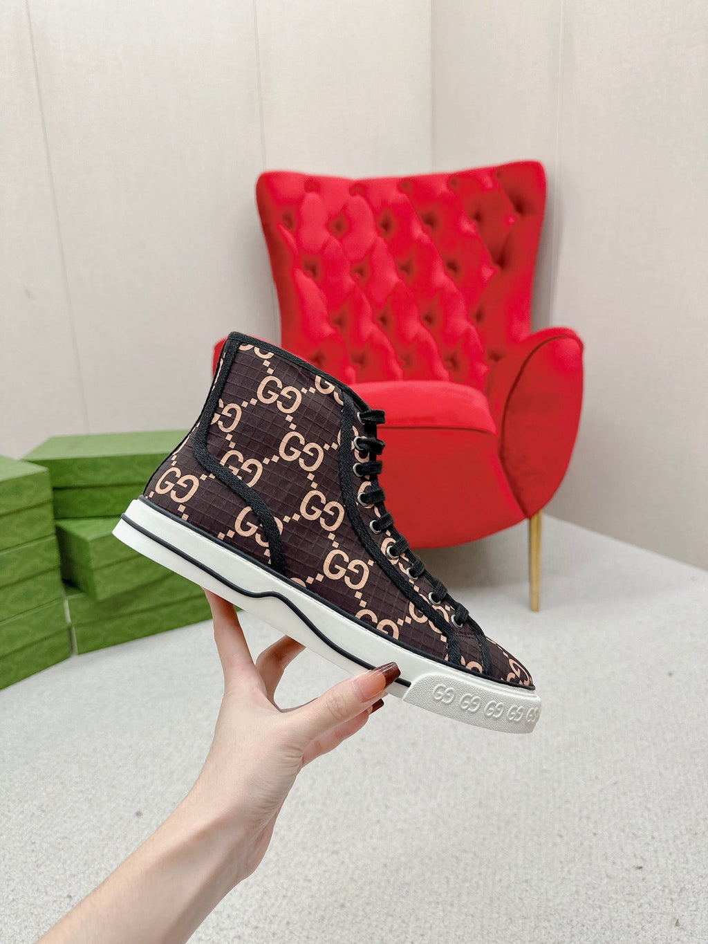 GUCCI 26S HIGH TOP SNEAKERS IN BROWN GG MONOGRAM CANVAS