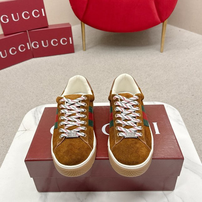 GUCCI 26S LOW TOP SNEAKERS IN CARAMEL BROWN SUEDE STYLE 05