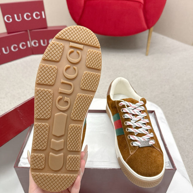 GUCCI 26S LOW TOP SNEAKERS IN CARAMEL BROWN SUEDE STYLE 05