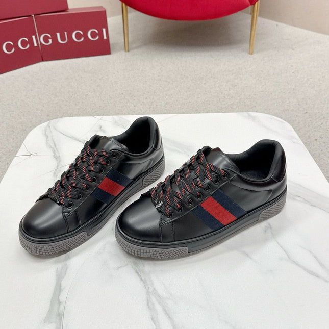 GUCCI 26S LOW TOP SNEAKERS IN BLACK CALFSKIN STYLE 03