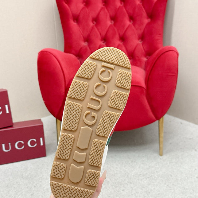 GUCCI 26S LOW TOP SNEAKERS IN WHITE CALFSKIN STYLE 02