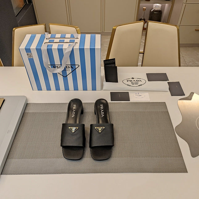 PRADA 26S OPEN TOE MULES 45MM IN BLACK SAFFIANO CALFSKIN WITH LOGO