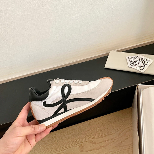 LOEWE 26S FLOW RUNNER SNEAKER IN LIGHT GRAY SUEDE AND BLACK SHEEPSKIN