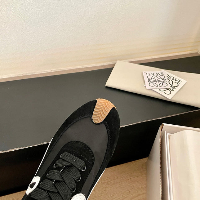 LOEWE 26S FLOW RUNNER SNEAKER IN BLACK SUEDE AND WHITE SHEEPSKIN