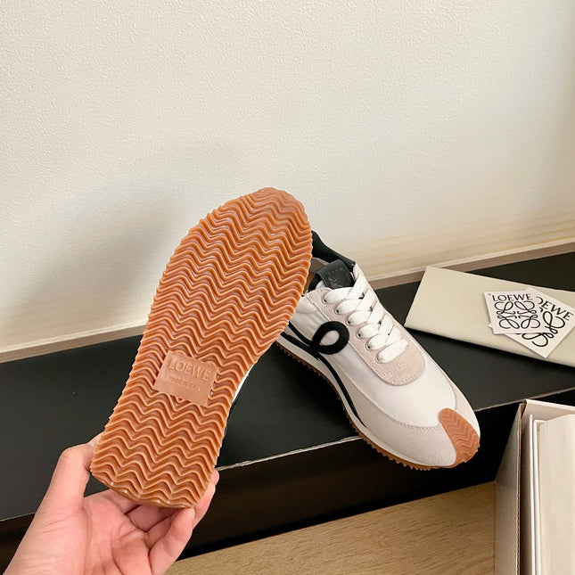 LOEWE 26S FLOW RUNNER SNEAKER IN LIGHT GRAY SUEDE AND BLACK SHEEPSKIN