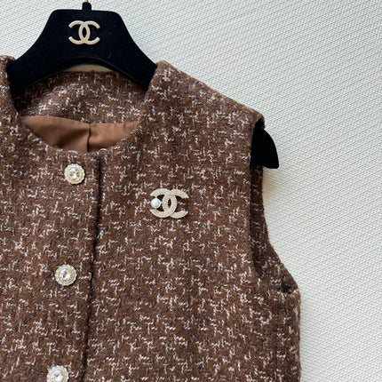 CHANEL 26S SLEEVELESS BLAZER 712