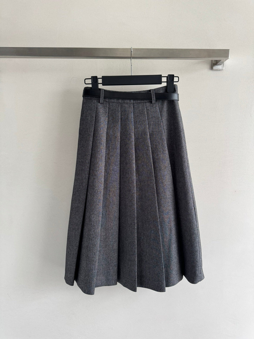 PRADA 26S PLEATED MIDI SKIRT 648