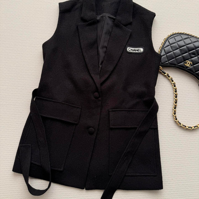 CHANEL 26S SLEEVELESS BLAZER 708