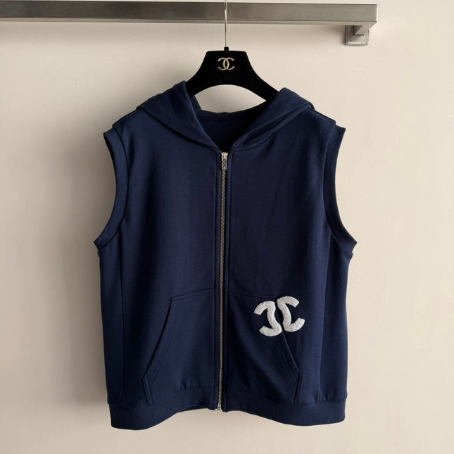 CHANEL 26S HOODED VEST 880