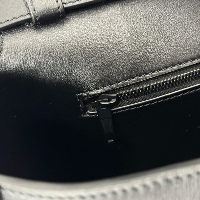 DOWNTOWN M CROSSBODY BAG 32 IN BLACK SOFT LAMBSKIN
