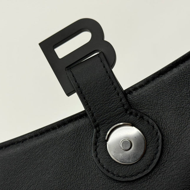 DOWNTOWN S CROSSBODY BAG 30 IN BLACK SOFT LAMBSKIN