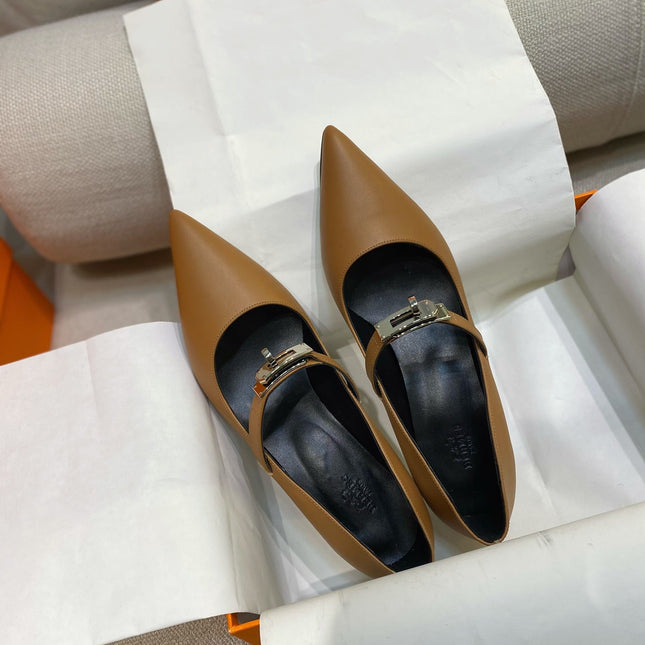 HM 26S MARY JANE POINTED TOE HEELS 40MM IN BROWN CALFSKIN KELLY BUCKLE