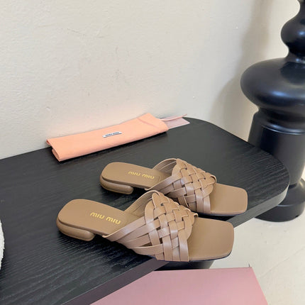 MIUMIU 26S IVETTE WOVEN SLIDE SANDALS IN BROWN CALFSKIN