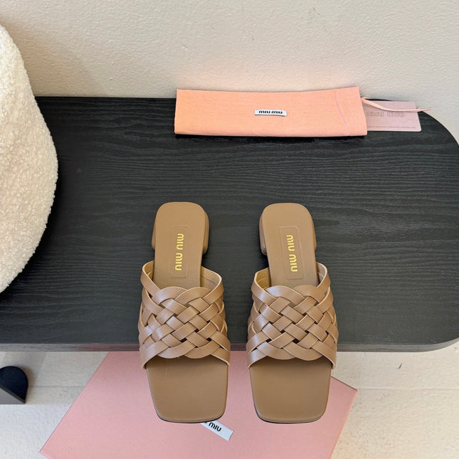 MIUMIU 26S IVETTE WOVEN SLIDE SANDALS IN BROWN CALFSKIN