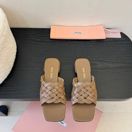 MIUMIU 26S IVETTE WOVEN SLIDE SANDALS IN BROWN CALFSKIN