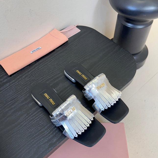 MIUMIU 26S FLAT SLIPPERS IN SILVER CALFSKIN