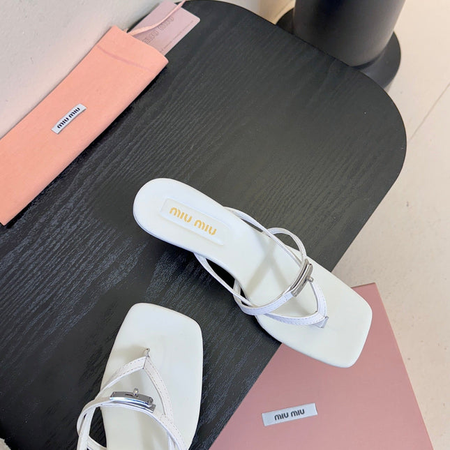 MIUMIU 26S LOW-HEEL THONG SANDALS IN WHITE CALFSKIN