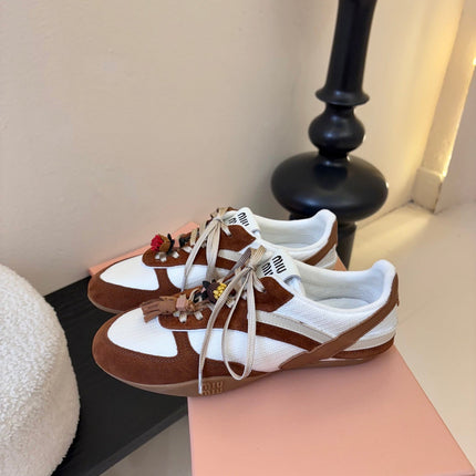 MIUMIU 26S SNEAKERS IN WHITE AND CARAMEL BROWN SUEDE AND MESH