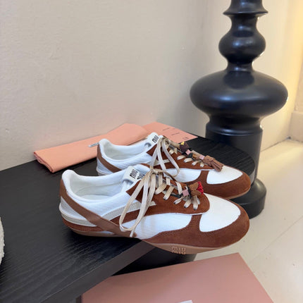 MIUMIU 26S SNEAKERS IN WHITE AND CARAMEL BROWN SUEDE AND MESH