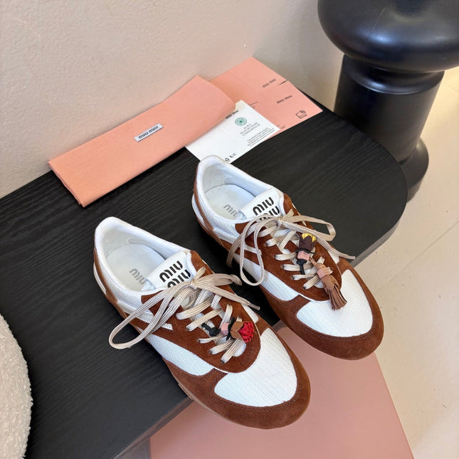 MIUMIU 26S SNEAKERS IN WHITE AND CARAMEL BROWN SUEDE AND MESH