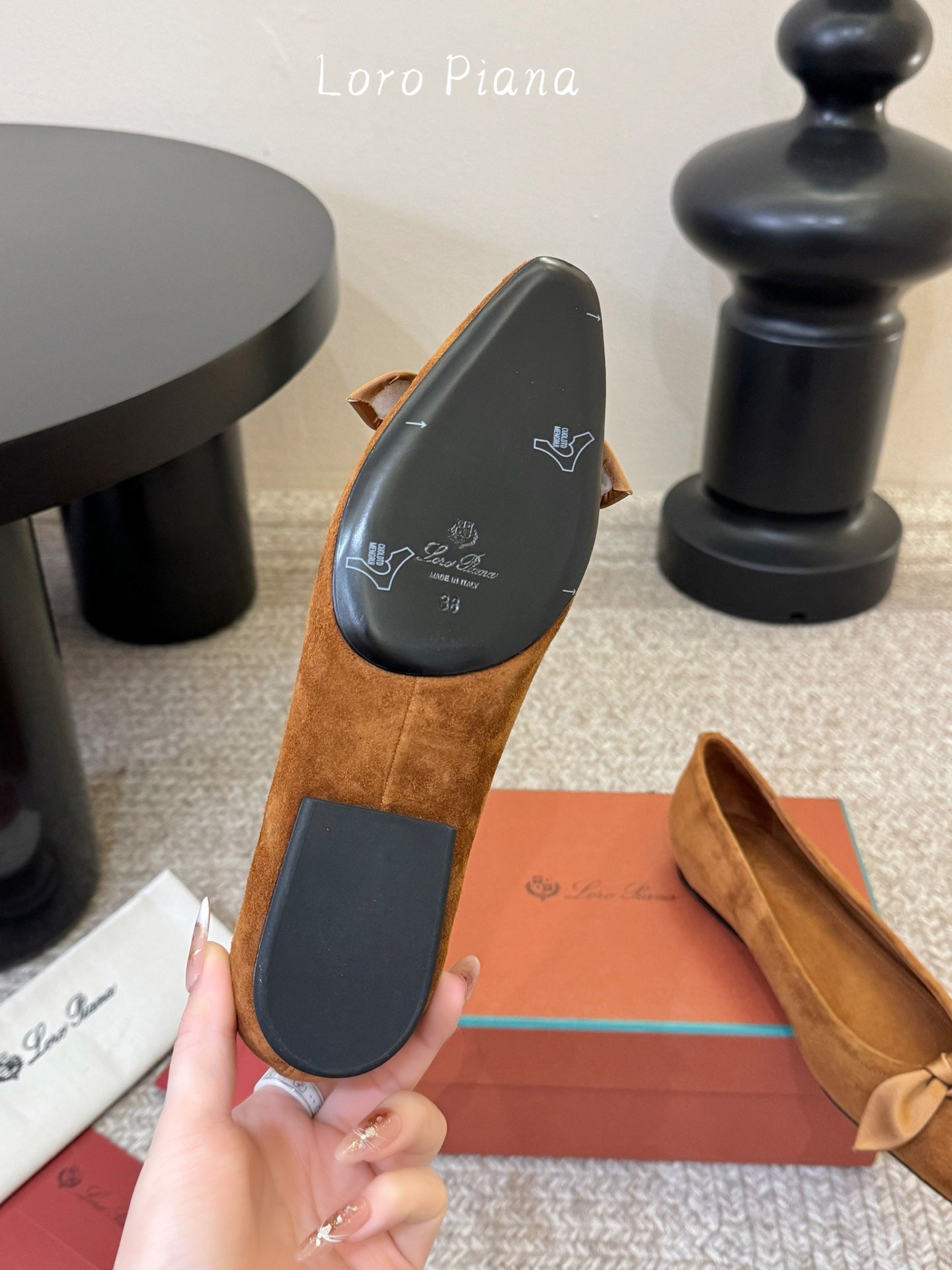 LP 26S BALLET FLATS IN CAMEL BROWN SUEDE WITH SATIN BOW