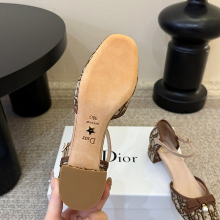 DIOR 26S HEEL ANKLE STRAP PUMPS IN BROWN DIOR OBLIQUE EMBROIDERED CANVAS WITH BOW