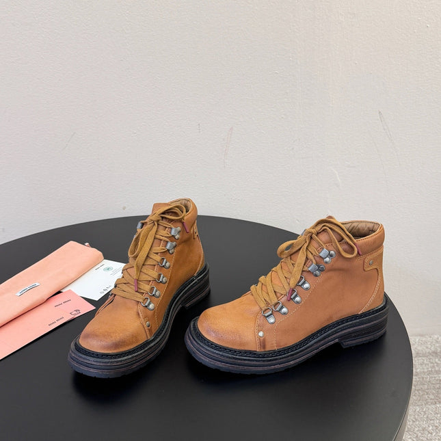 MIUMIU 26S ANKLE MOUNTAIN BOOTS IN CAMEL BROWN CALFSKIN