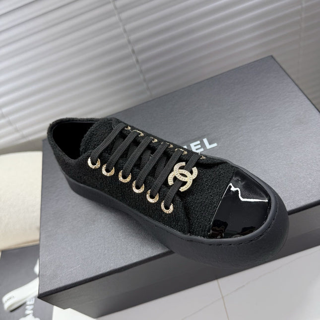 CHANEL 25S TRAINERS BLACK 35MM IN GLITTERED TWEED AND PATENT CALFSKIN