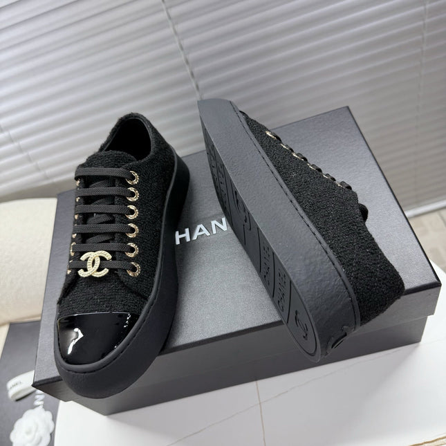 CHANEL 25S TRAINERS BLACK 35MM IN GLITTERED TWEED AND PATENT CALFSKIN