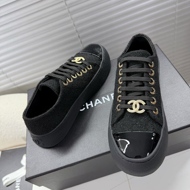 CHANEL 25S TRAINERS BLACK 35MM IN GLITTERED TWEED AND PATENT CALFSKIN