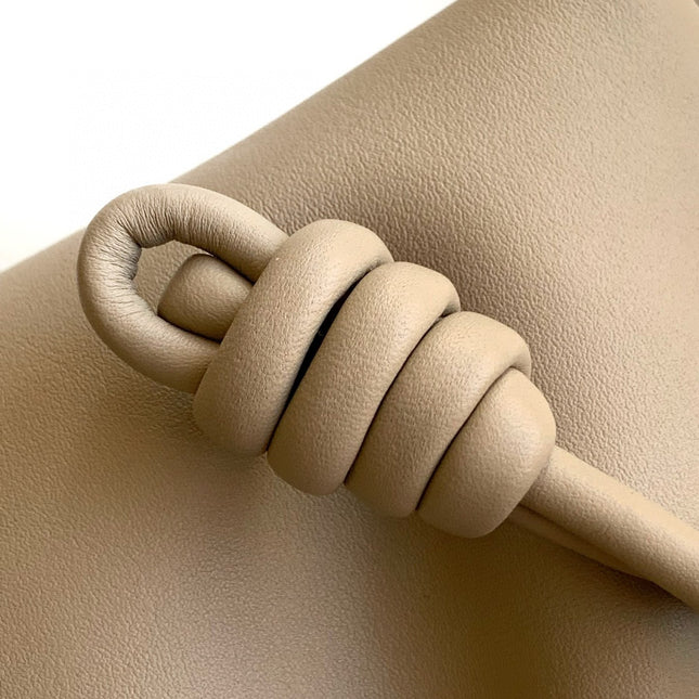 LOEWE FLAMENCO CLUTCH BAG 23 IN BEIGE CALFSKIN