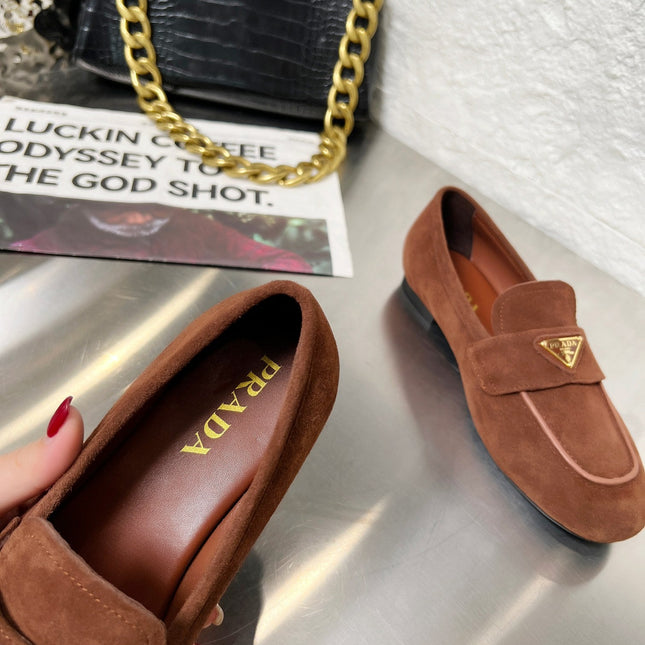PRADA 26S CLASSIC LOAFERS IN CHOCOLATE BROWN LOGO SUEDE