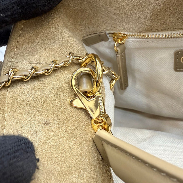 CHANEL 26S BUCKET SHOULDER BAG 26 IN LIGHT BROWN SUEDE AND CALFSKIN GOLD HARDWARE