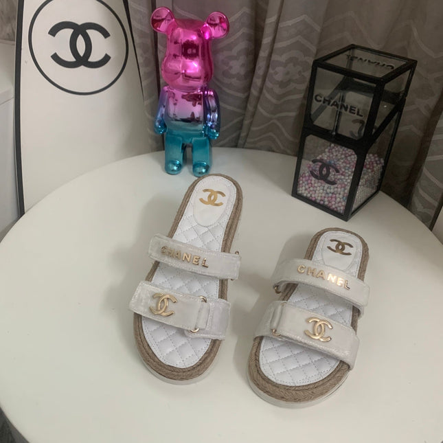 CHANEL 26S SLIDE SANDALS IN WHITE VELVET AND CALFSKIN WITH ROPE SOLE GOLD HARDWARE