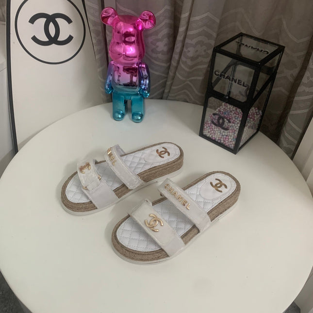 CHANEL 26S SLIDE SANDALS IN WHITE VELVET AND CALFSKIN WITH ROPE SOLE GOLD HARDWARE