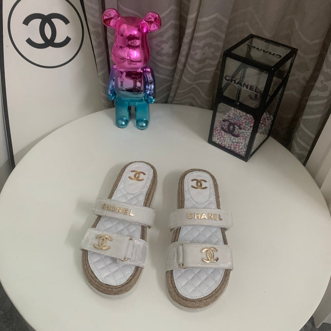 CHANEL 26S SLIDE SANDALS IN WHITE VELVET AND CALFSKIN WITH ROPE SOLE GOLD HARDWARE