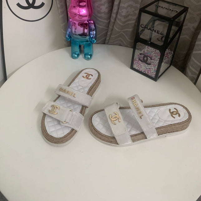 CHANEL 26S SLIDE SANDALS IN WHITE VELVET AND CALFSKIN WITH ROPE SOLE GOLD HARDWARE