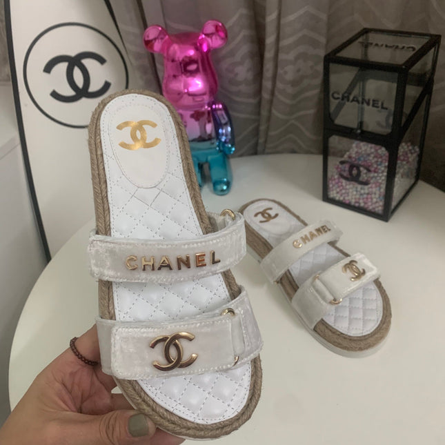 CHANEL 26S SLIDE SANDALS IN WHITE VELVET AND CALFSKIN WITH ROPE SOLE GOLD HARDWARE